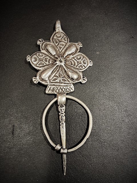 Fibula in argento. Anti Atlante occidentale, Marocco
