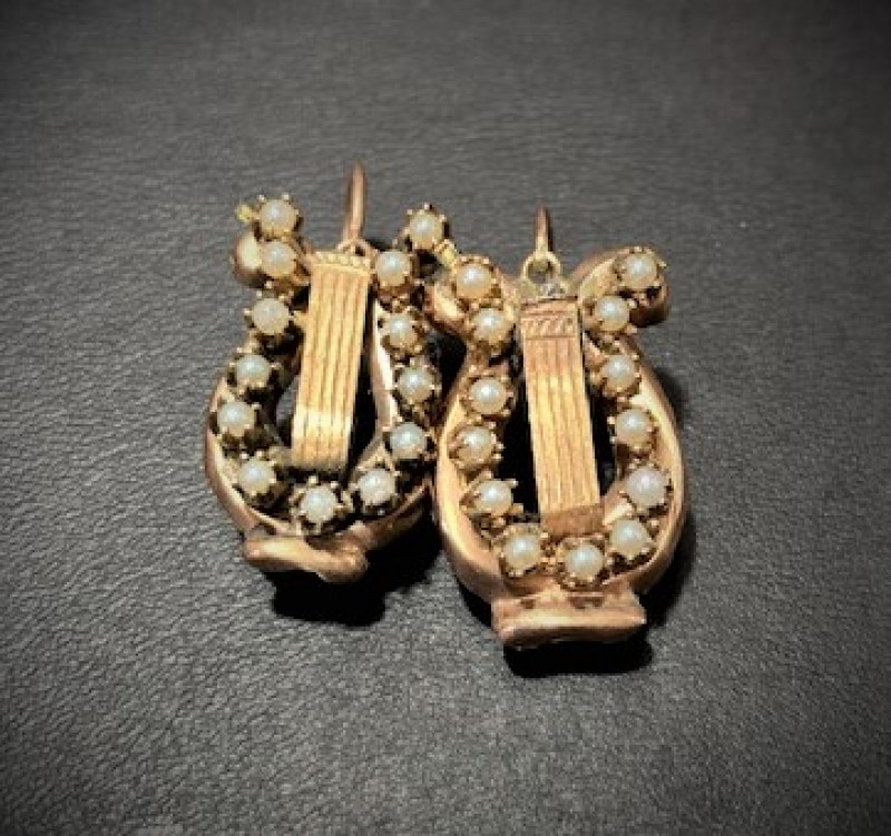 Orecchini borbonici in oro e perle. 1800