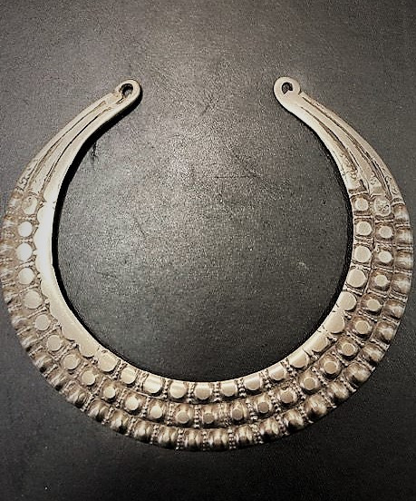 Collana rigida in argento. Pakistan