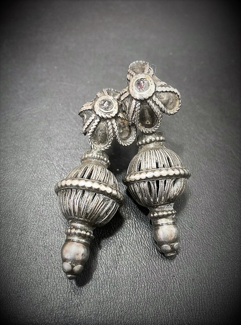 Orecchini in argento. India