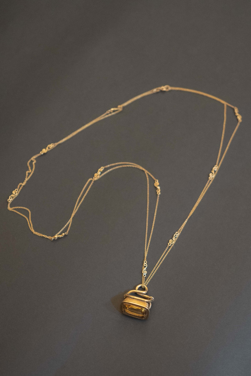 Lunga collana d'epoca in oro 18 KT