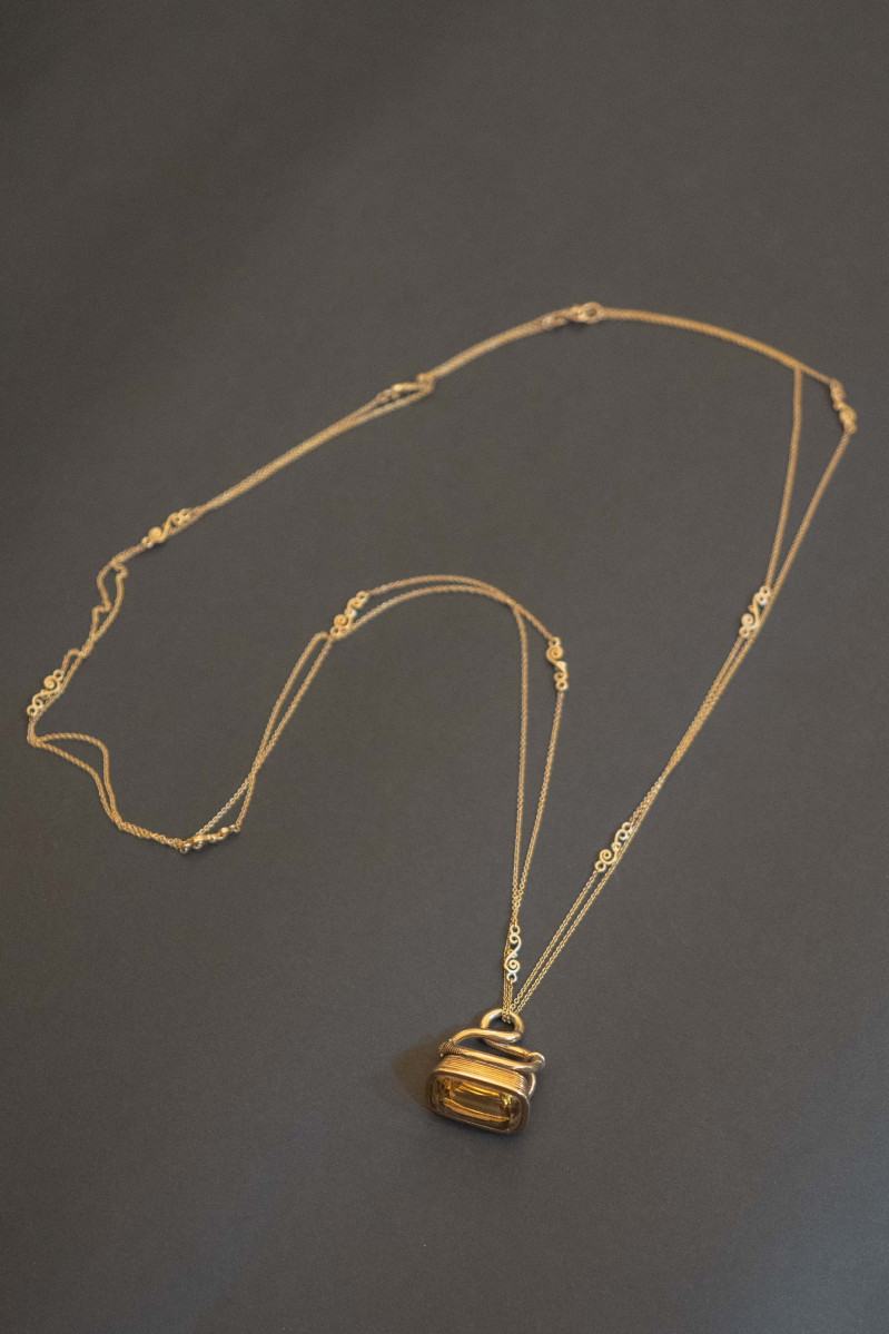 Lunga collana d'epoca in oro 18 KT