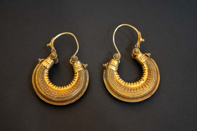 Antichi orecchini in oro 22 kt.