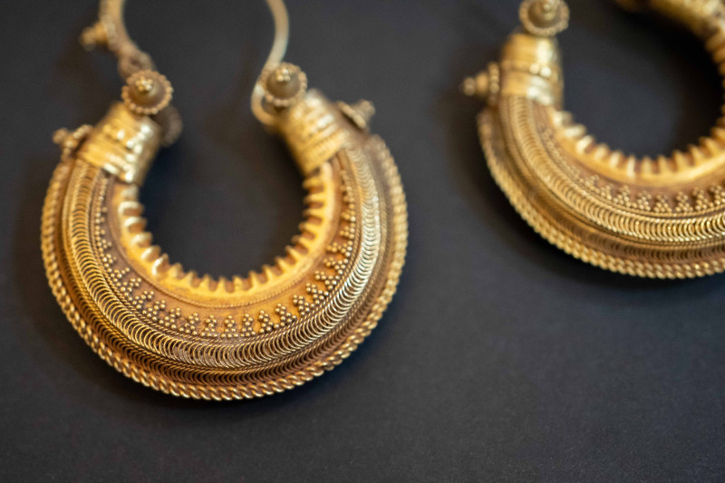 Antichi orecchini in oro 22 kt.