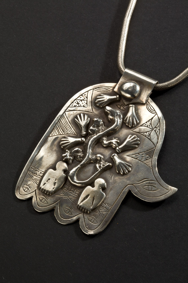 Pendente amuleto in argento "khamsa". Marocco