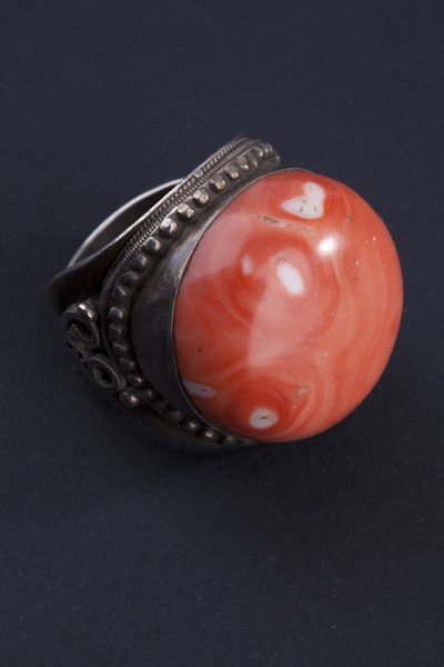 Anello in argento e corallo Tibet