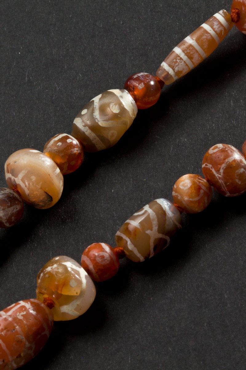 Collana in agate incise. Civiltà della valle dell’Indo