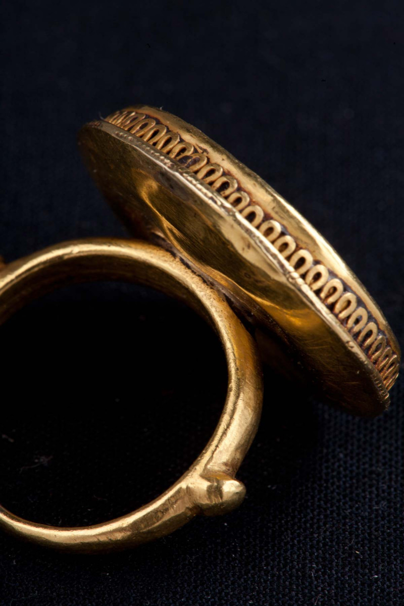 Anello sigillo oro discount uomo