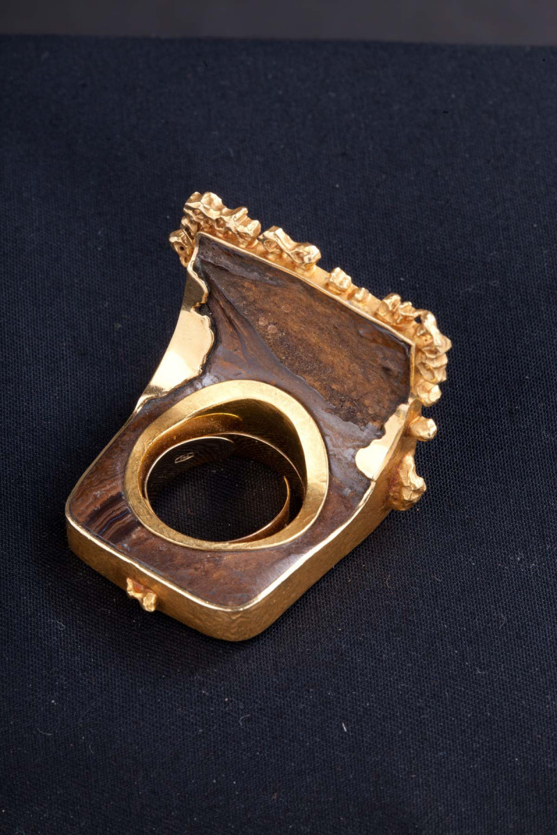 Anello in oro con opale