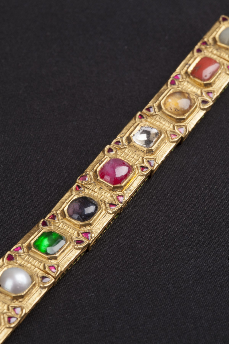 Coppia di bracciali "navaratna". India