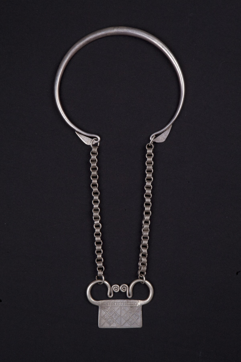 Collana in argento.  Laos