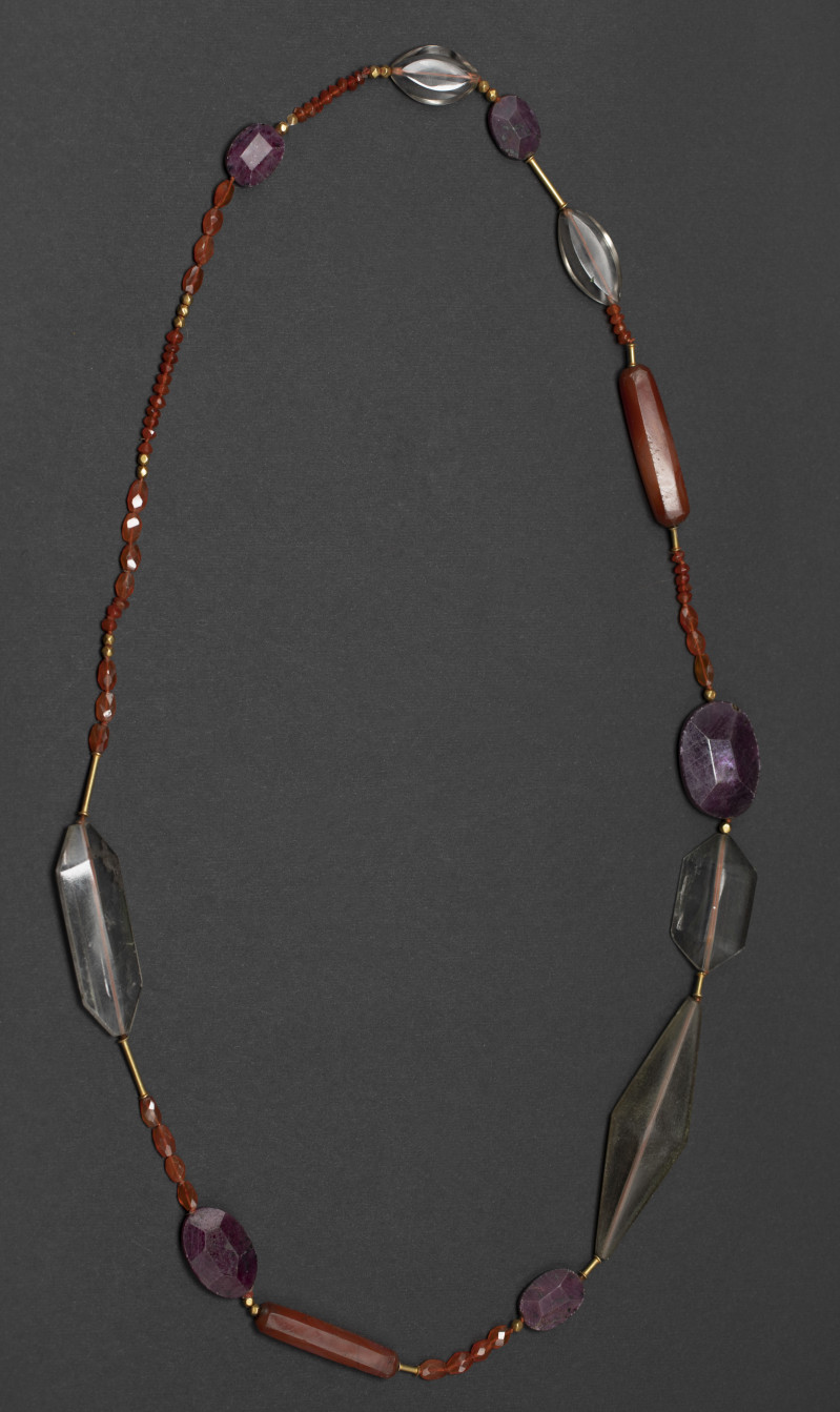 Collana in cristallo di occa, corniola, rubini