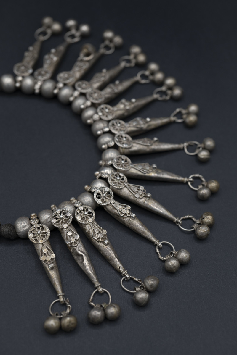 Collana in argento con pendenti. Yemen